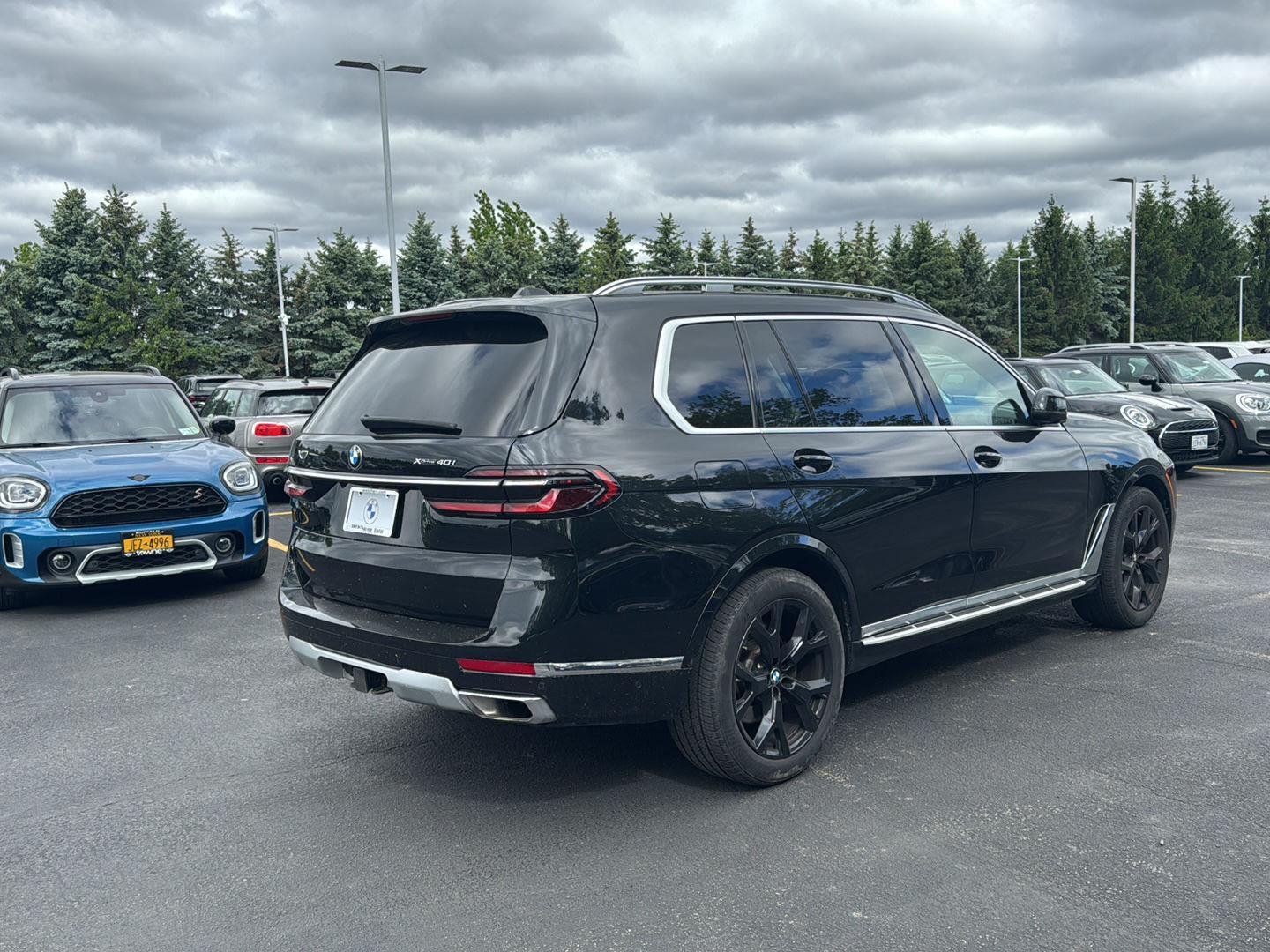 Used 2024 Black Sapphire Metallic BMW xDrive40i image 3