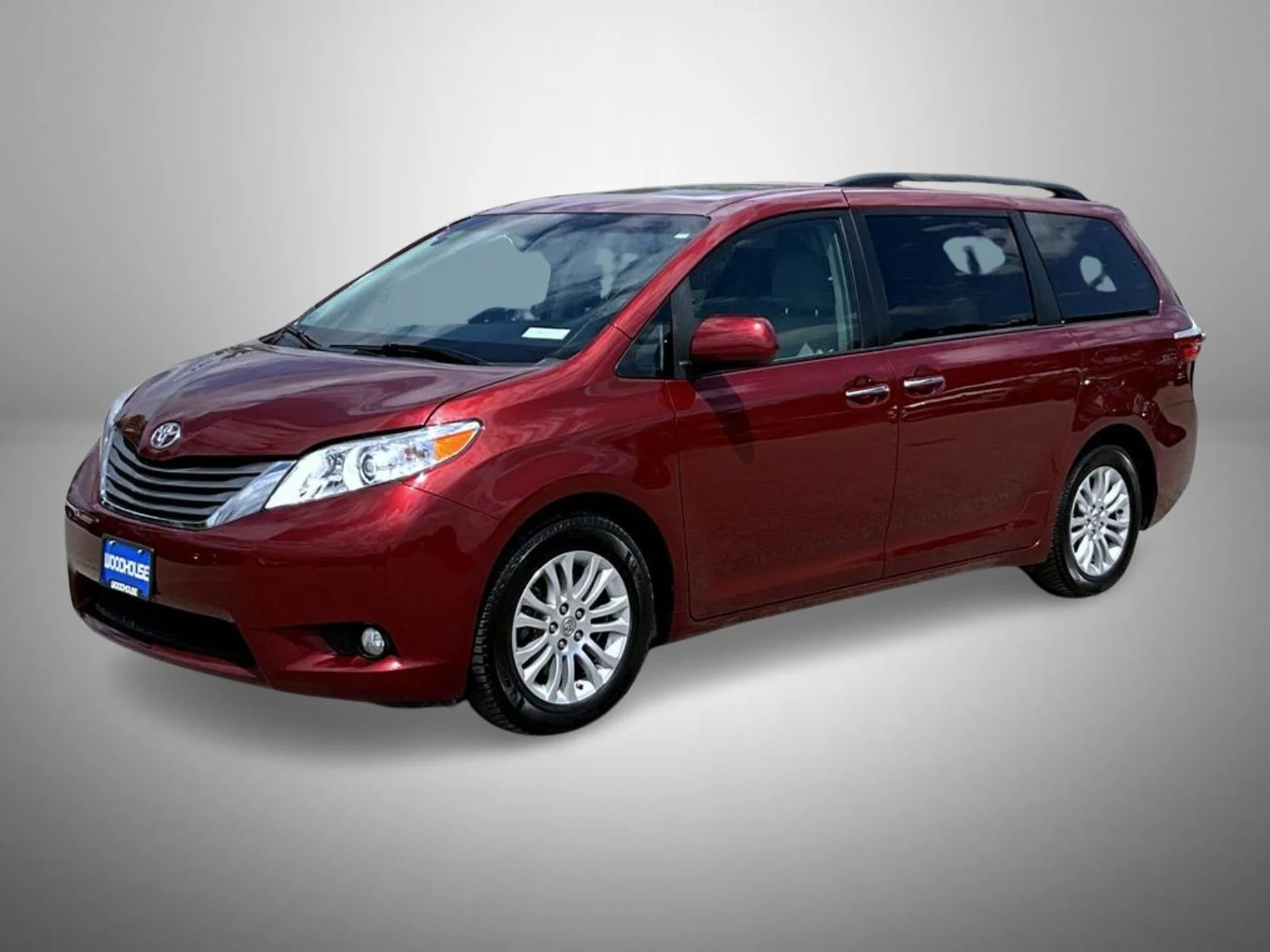 2015 Toyota Sienna XLE Premium V6 8-Passenger's photo