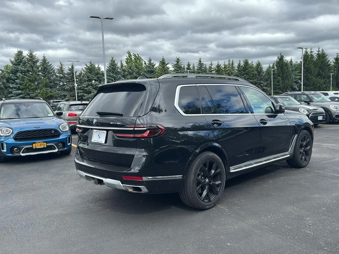 Used 2024 Black Sapphire Metallic BMW xDrive40i image 3