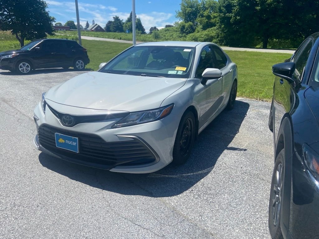 Used 2024 Ice Toyota LE image 3