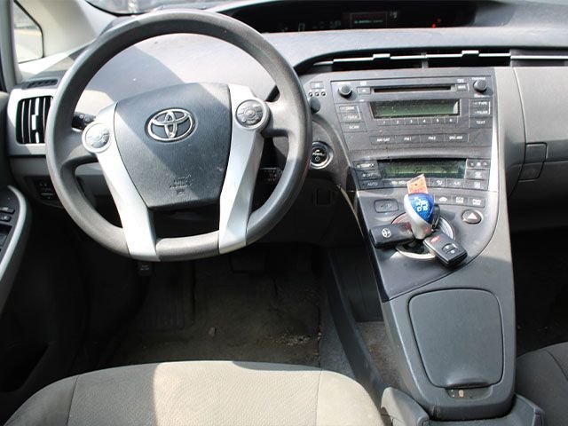 Used 2010 Classic Silver Metallic Toyota II image 7