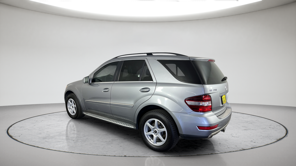 Used 2011  Mercedes-Benz ML 350 image 9