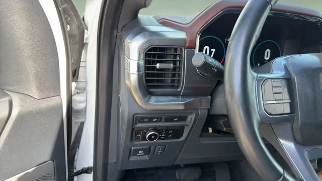 Used 2023 White Ford Lariat image 23