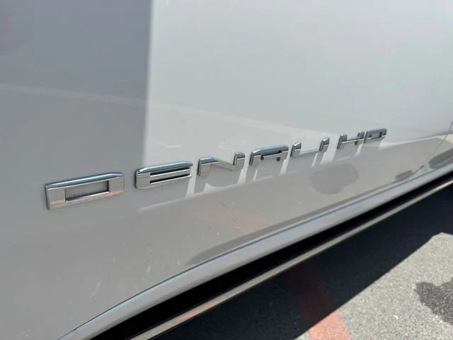 Used 2024 White Frost Tricoat GMC Denali Ultimate image 45