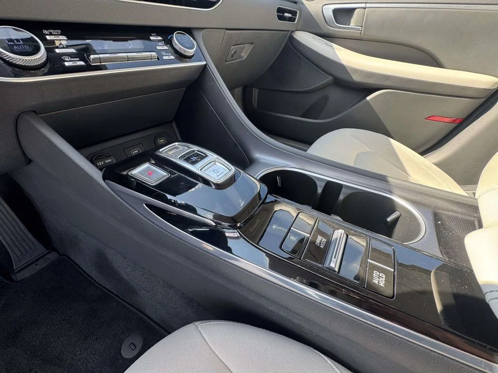 Used 2021 Blue Hyundai Blue image 18