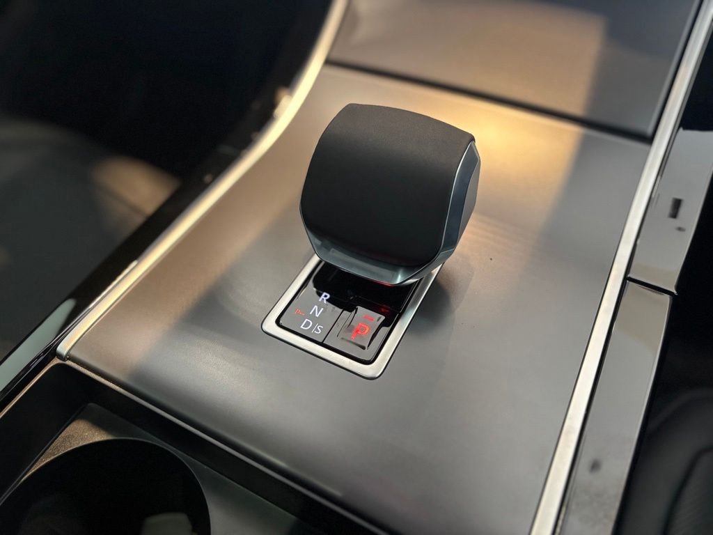 New 2026 Arroios Grey Land Rover S image 9