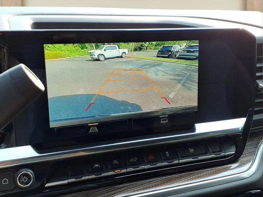 Used 2025 Black Chevrolet LT image 4