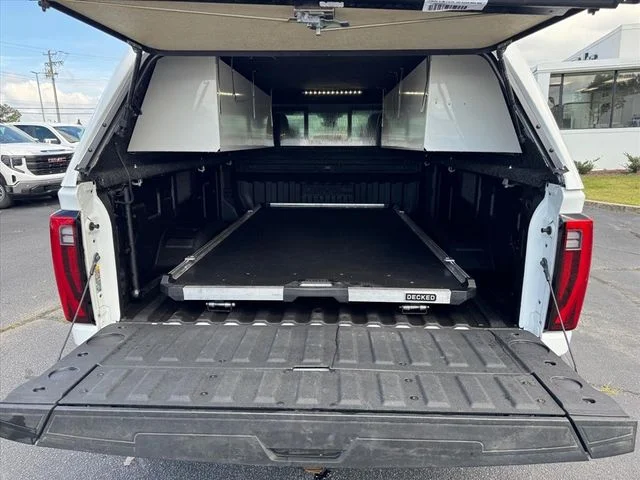 Used 2025 White GMC Denali Ultimate image 19
