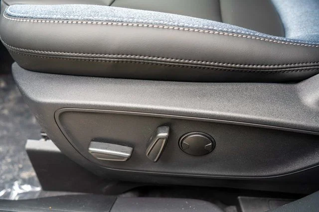 New 2026 Azure Gray Metallic Tri-Coat Ford Outer Banks® image 12