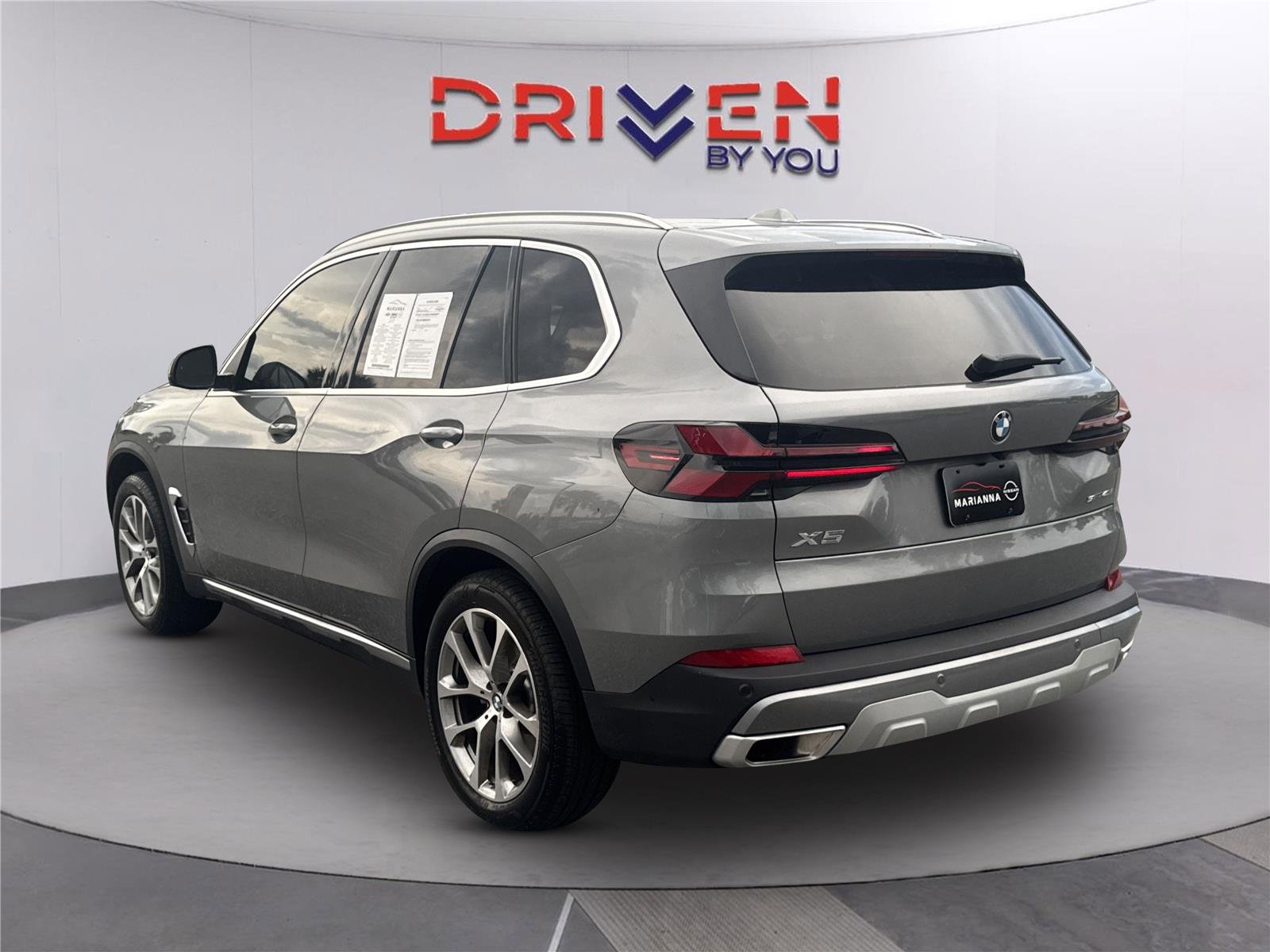 Used 2026 Skyscraper Grey Metallic BMW sDrive40i image 6