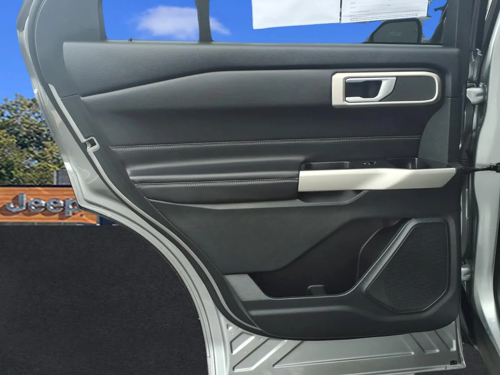 Used 2023 Iconic Silver Ford XLT image 28