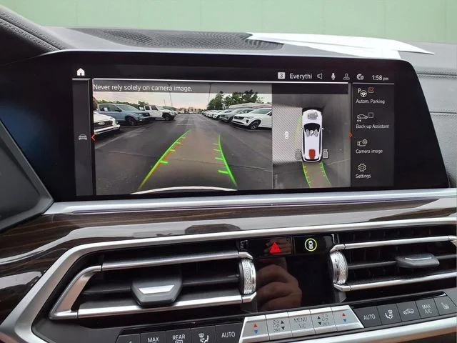 Used 2023 White BMW xDrive40i image 29
