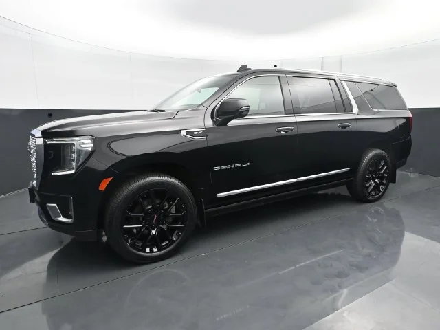 Used 2022 GMC Yukon XL Denali with VIN 1GKS2JKL6NR272740 for sale in Eden Prairie, Minnesota