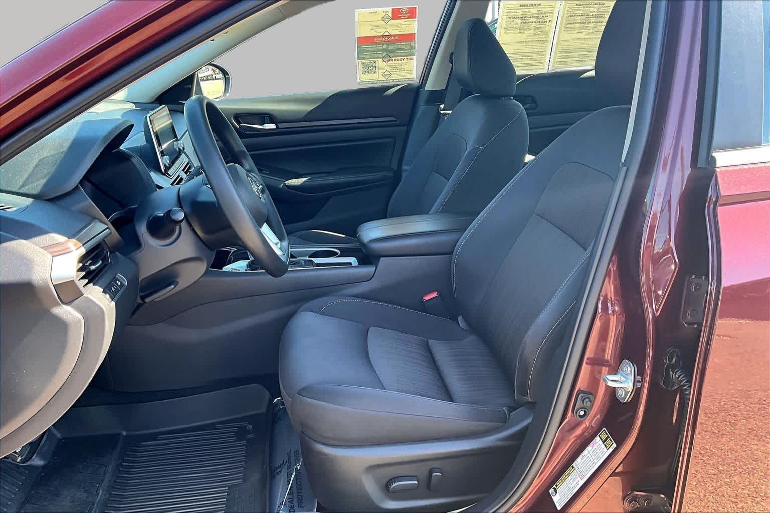 Pre-Owned 2024 Nissan Altima 2.5 SV
