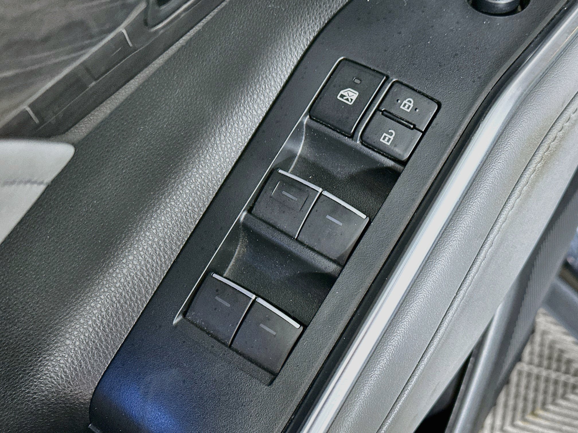 Used 2022 Midnight Black Metallic Toyota Platinum image 18