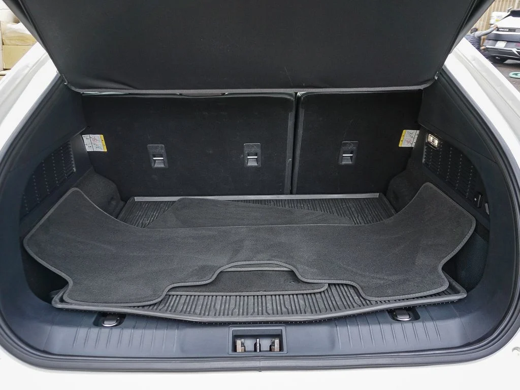 Used 2022 White Ford Premium image 25