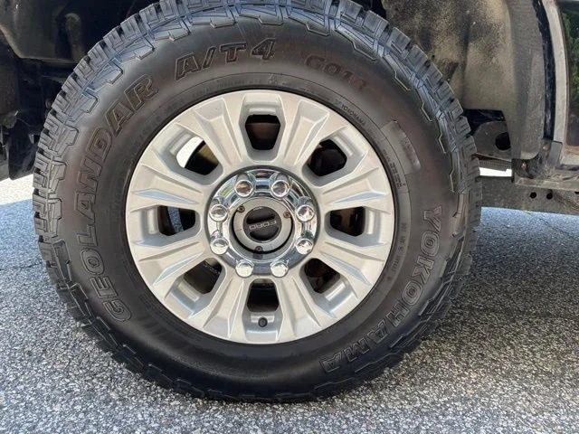 Certified Used 2022 Black Ford XLT image 9