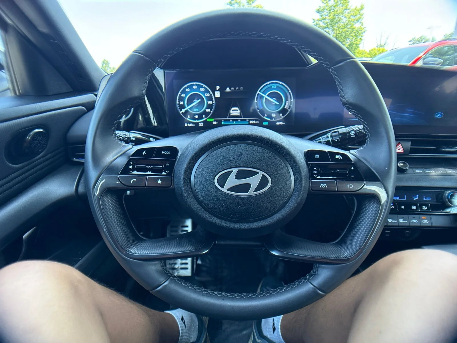 Used 2025 White Hyundai SEL Sport image 20