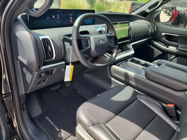 New 2027 Gray Metallic Ford Platinum image 21