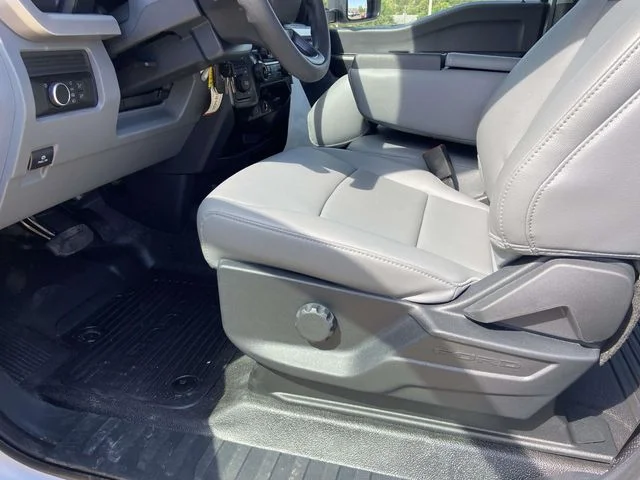 New 2026 Oxford White Ford XL image 11