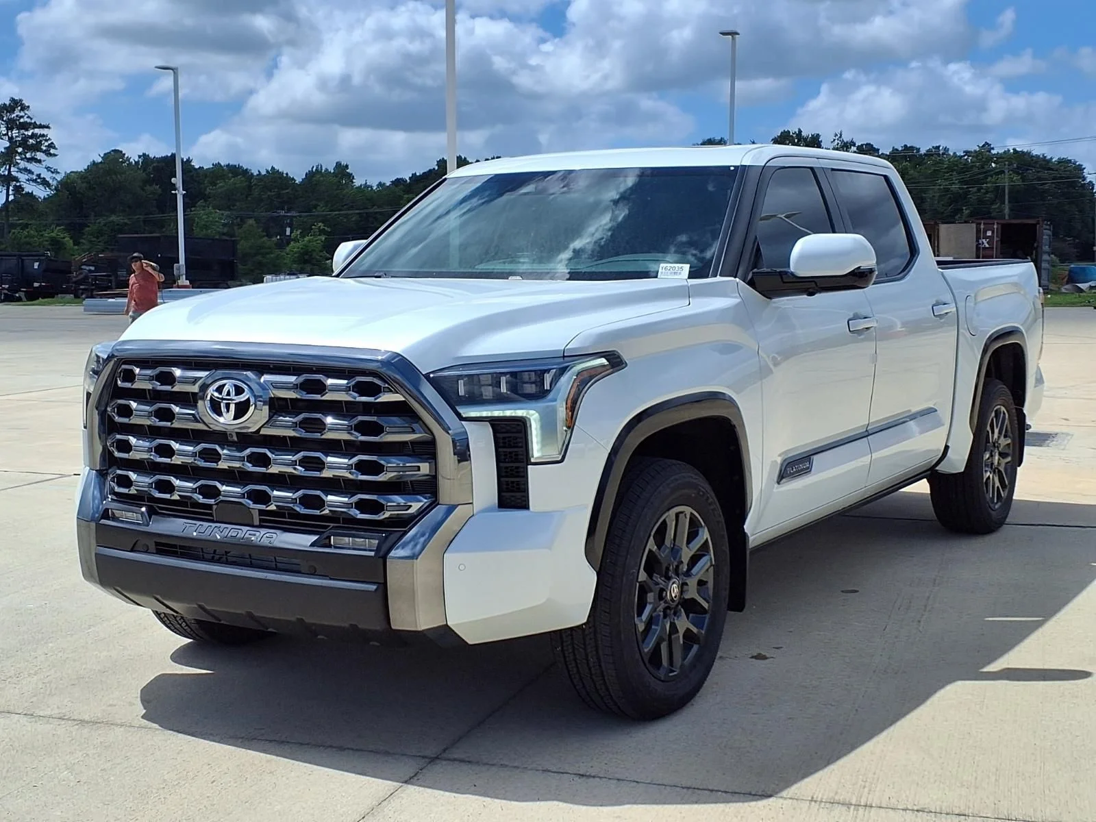 New 2026 Off-white Toyota Platinum image 3