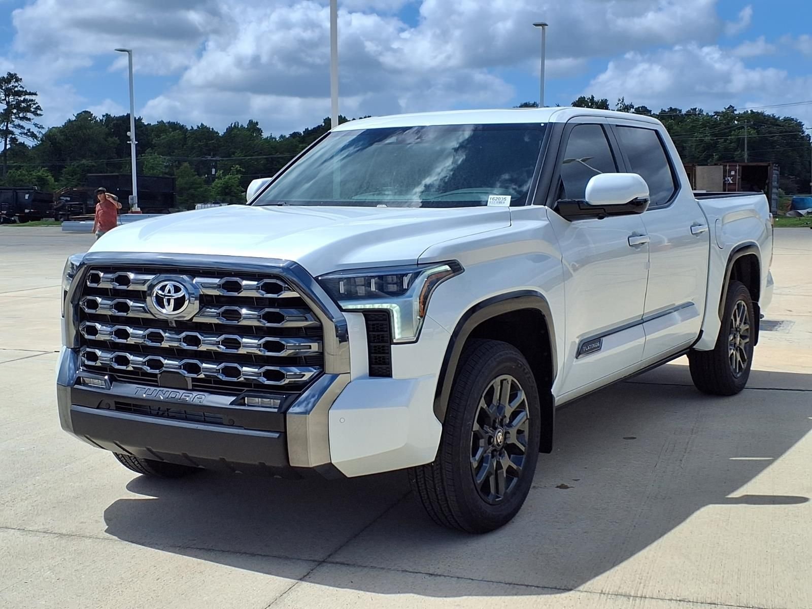 New 2026 Wind Chill Pearl <sup>1</sup> Toyota  Platinum image 3
