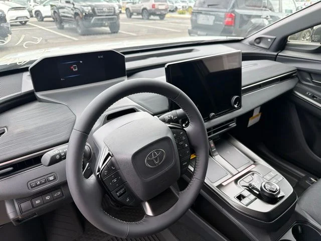 2026 Toyota C-HR XSE - Photo 7