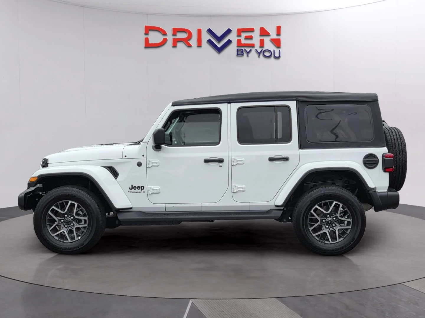 Used 2026 Bright White Clearcoat Jeep Sahara image 2