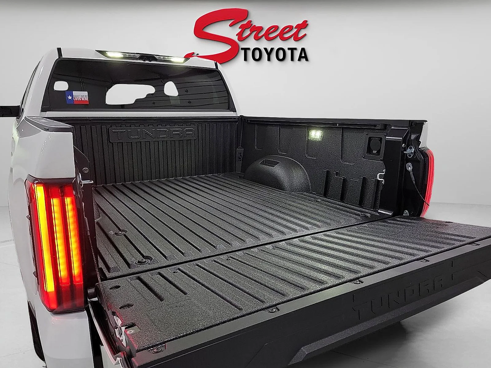 New 2026 Ice Cap Toyota SR5 image 7