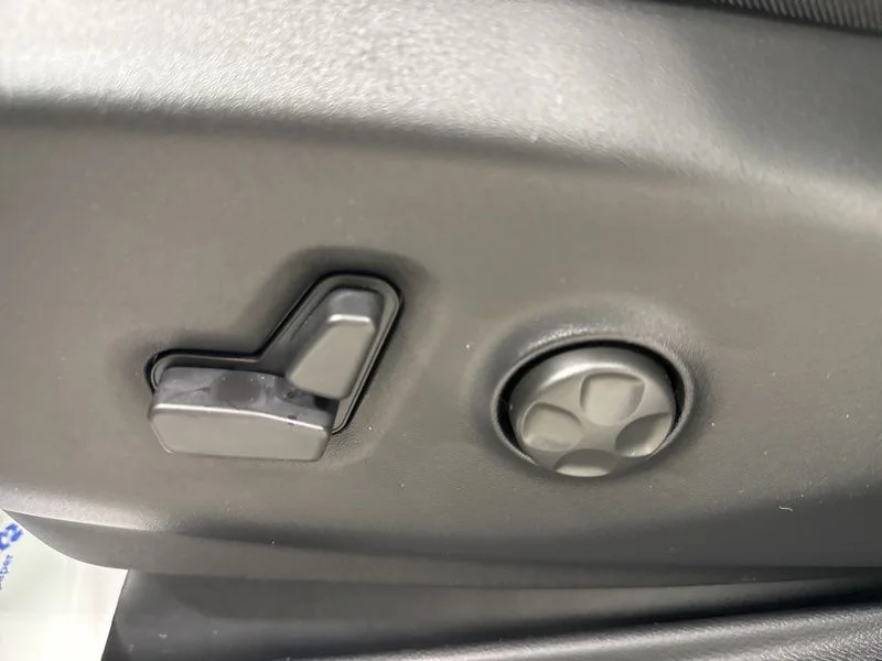 2026 Chrysler Pacifica Select - Photo 23