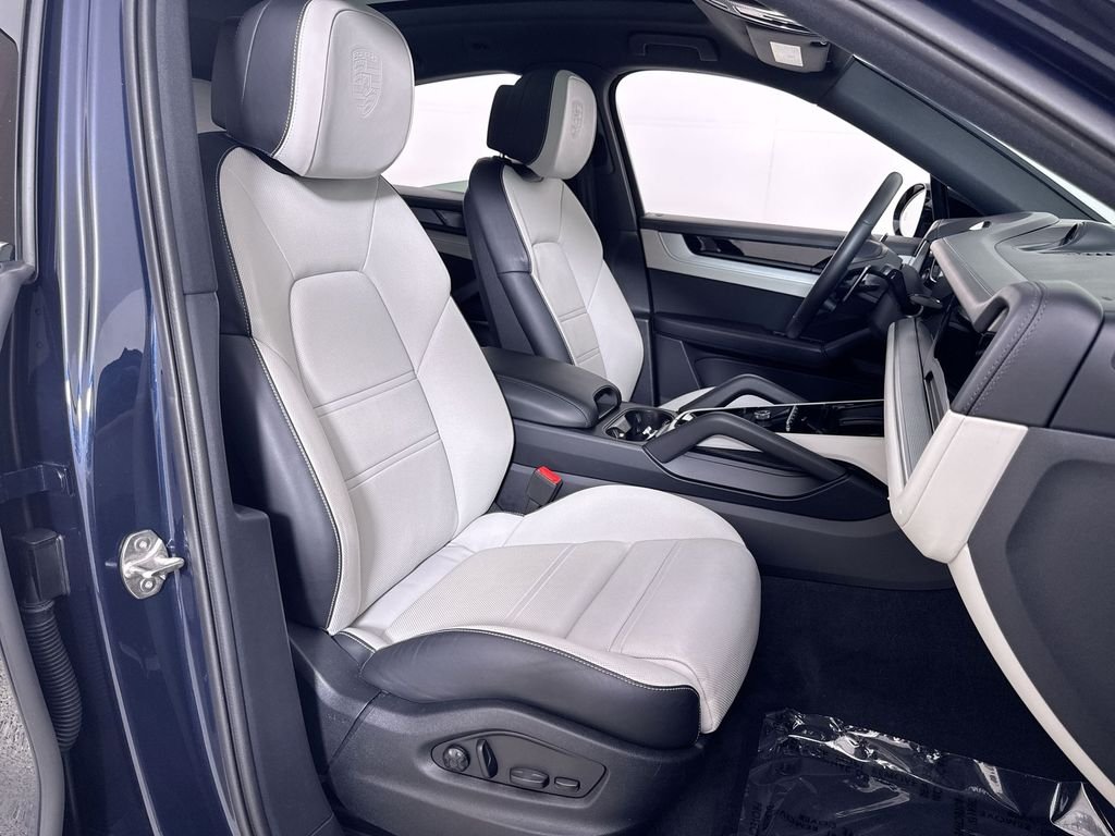 Used 2024 Blue Porsche Base image 25