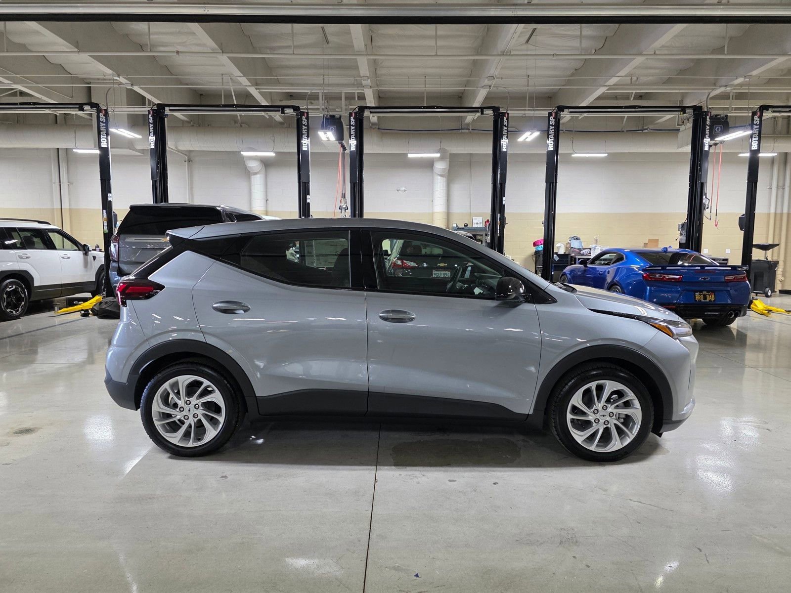 2027 Chevrolet Bolt LT - Photo 8