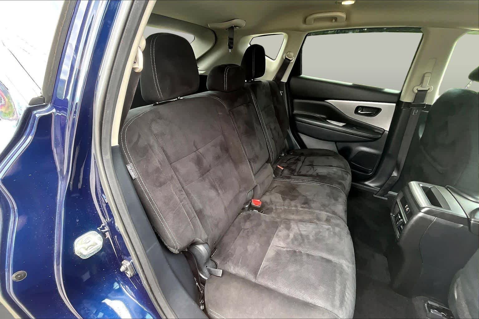 Used 2019 Deep Blue Pearl Nissan S image 18