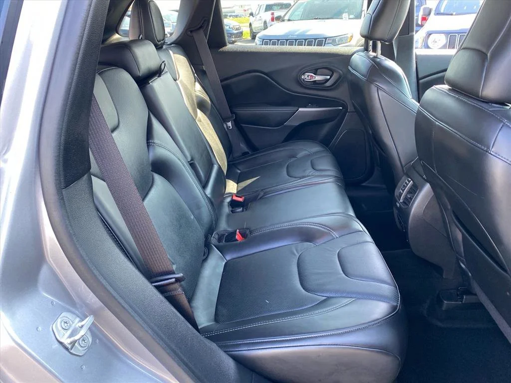 Used 2020 Billet Silver Metallic Clearcoat Jeep Limited image 24