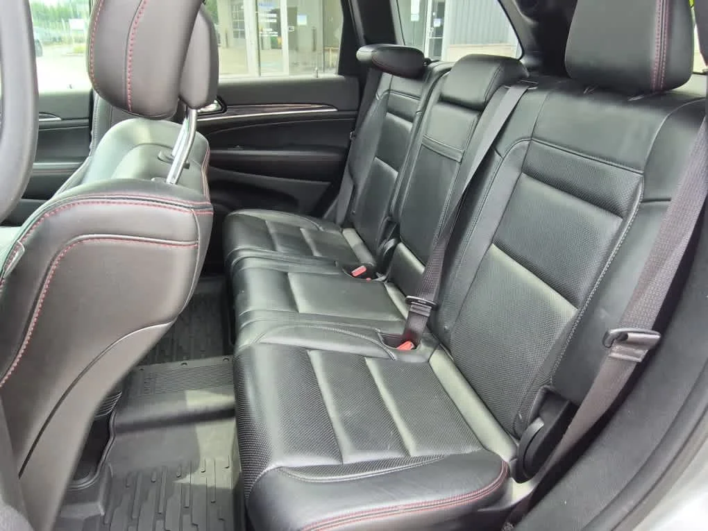 Used 2019 Billet Silver Metallic Clearcoat Jeep Trailhawk image 7
