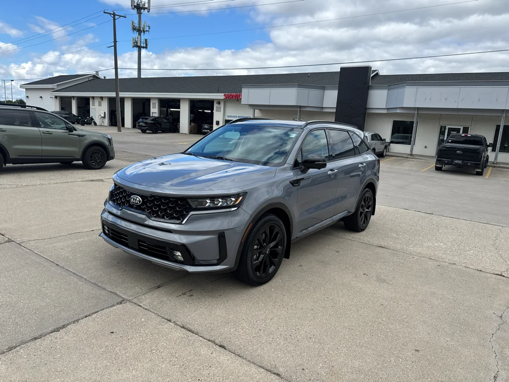 Used 2021 Everlasting Silver Kia SX Prestige image 2