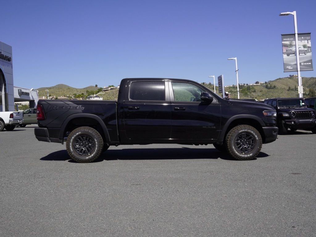 New 2026 Diamond Black Crystal Pearl-Coat Exterior Paint RAM Rebel image 3