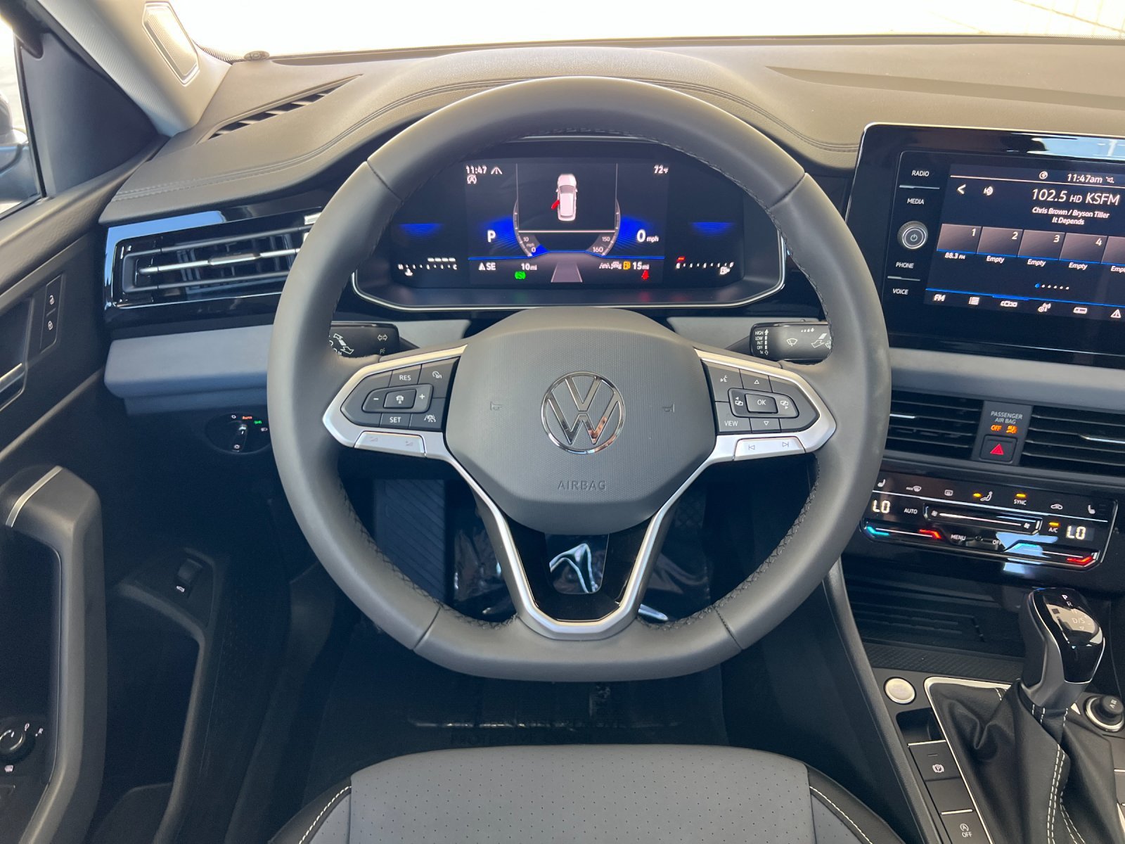 New 2026 Platinum Gray Metallic Volkswagen SE image 13