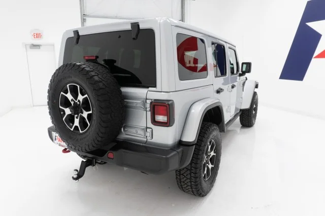 Used 2022 Silver Zynith Clearcoat Jeep Unlimited Rubicon image 8