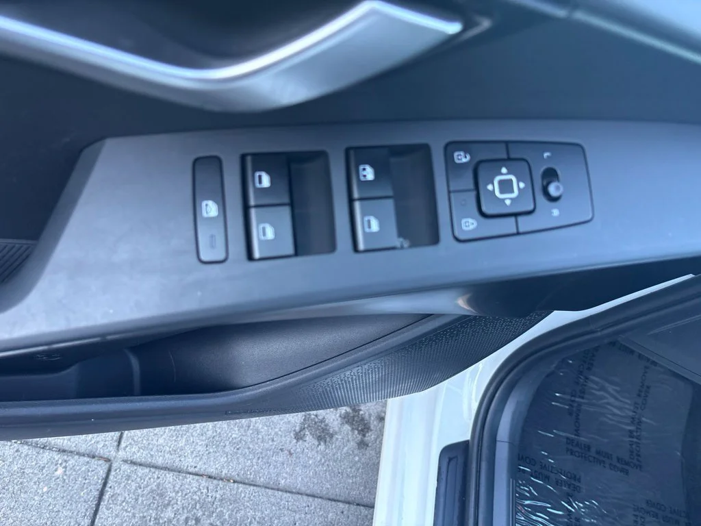 Used 2025 White Kia LX image 15