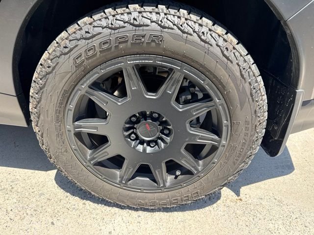 Used 2024  Subaru Premium image 8