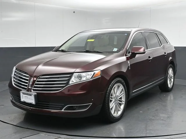 Used 2019 Burgundy Velvet Metallic Tinted Clearcoat Lincoln Reserve image 3