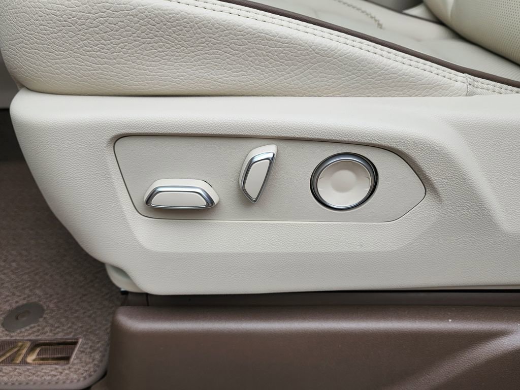 2026 GMC Yukon Denali - Photo 18