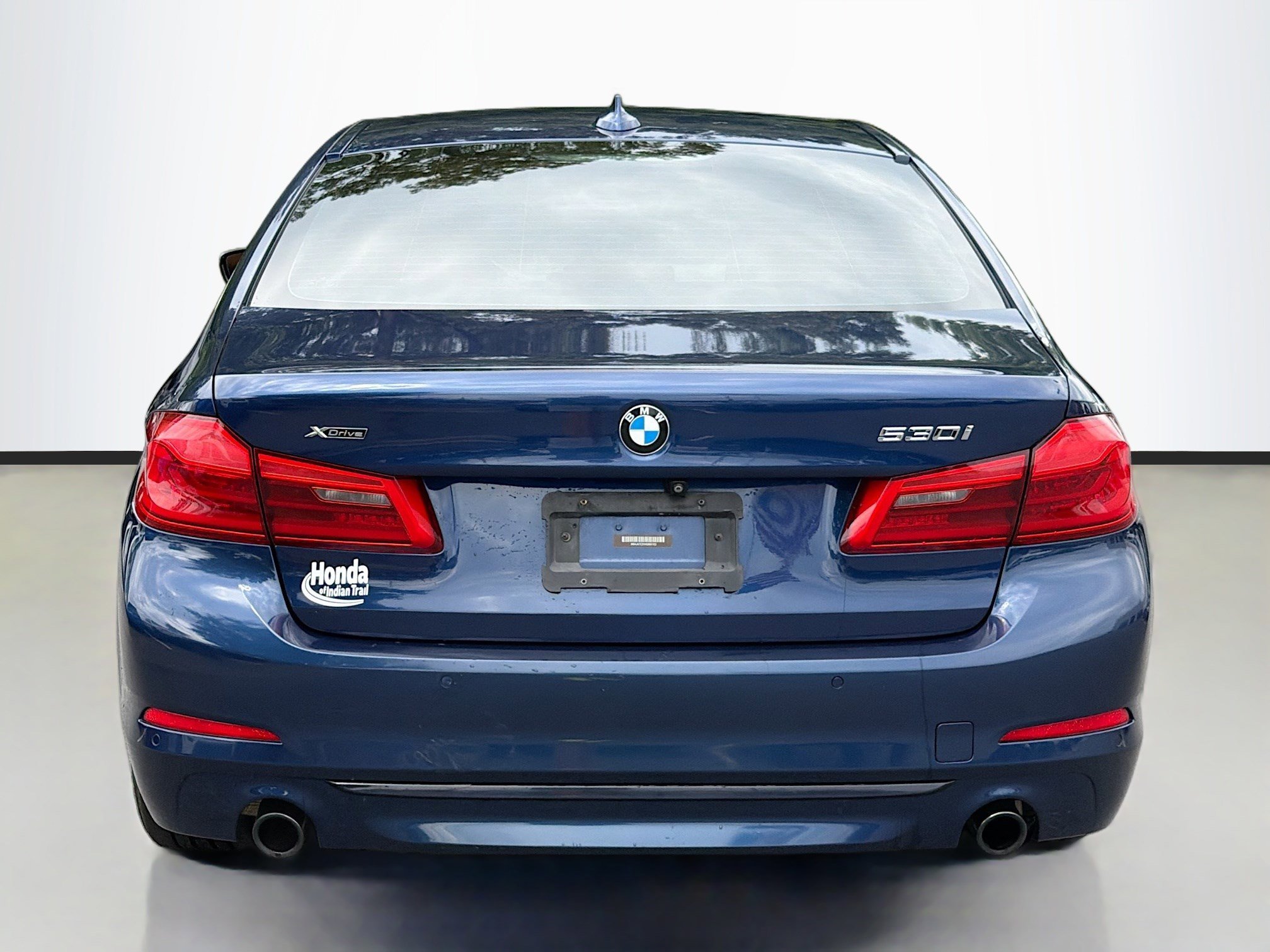 Used 2017 Mediterranean Blue Metallic BMW 530i xDrive image 6