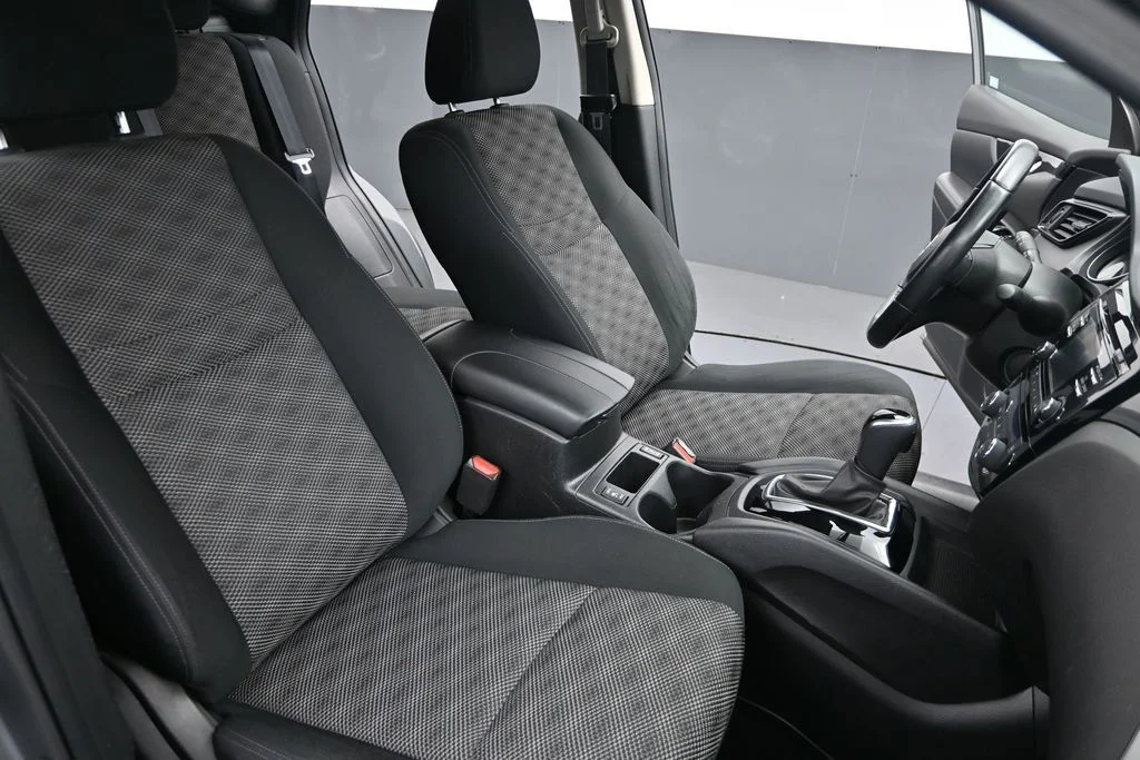 Used 2017 Gray Nissan SV image 24