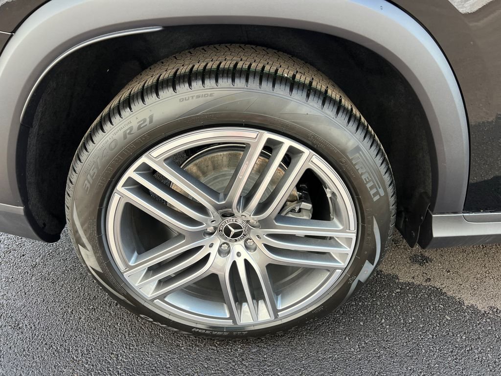 New 2026 Black Mercedes-Benz GLS 450 image 37
