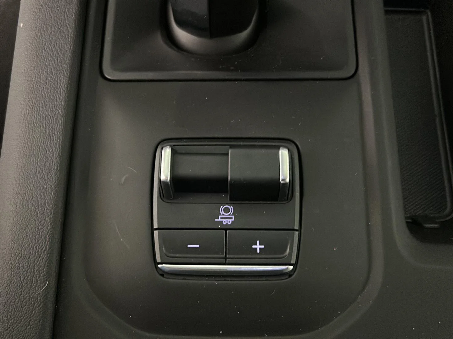 Used 2025 Onyx Black GMC Denali image 32