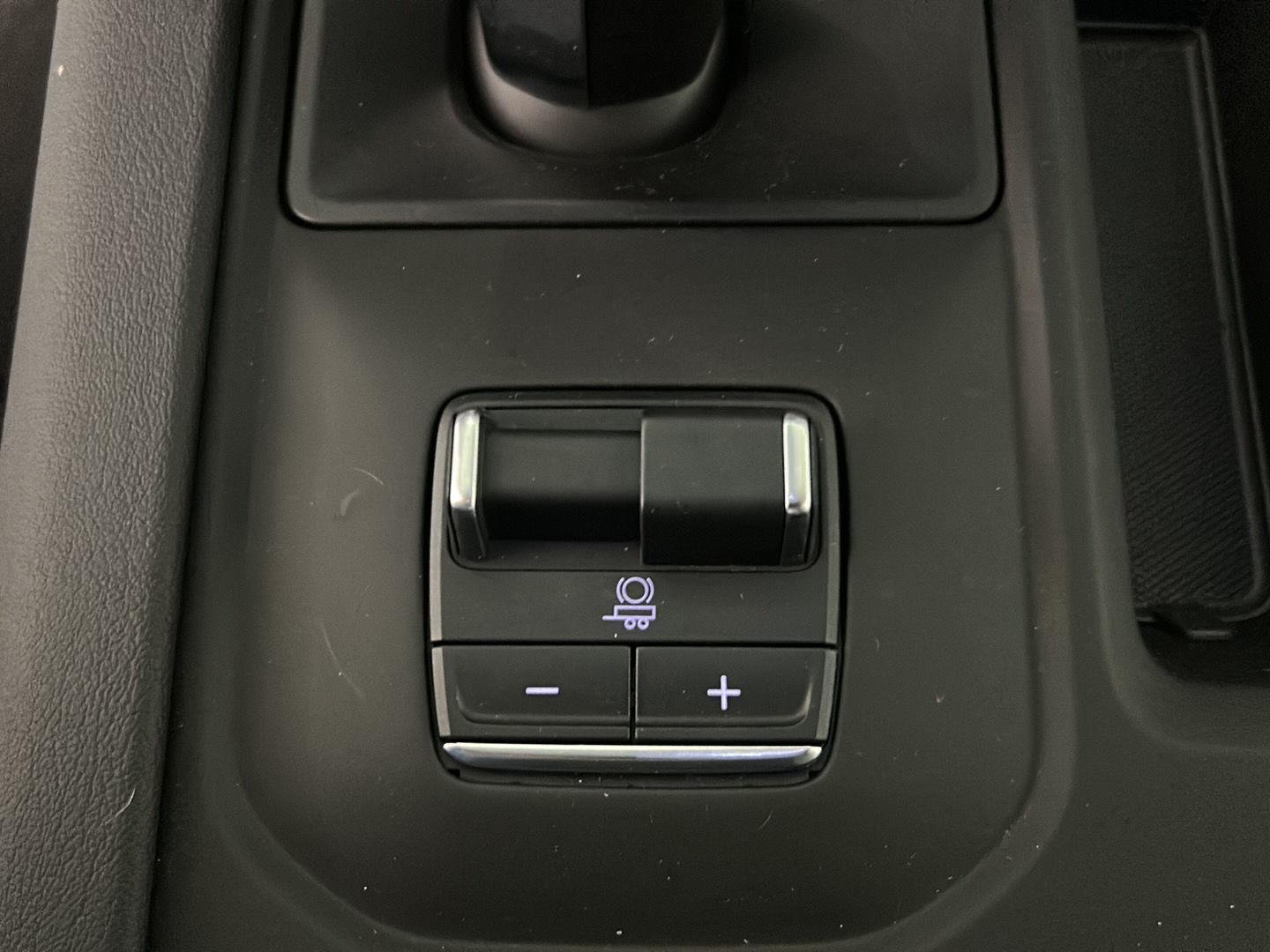 Used 2025 Onyx Black GMC Denali image 32