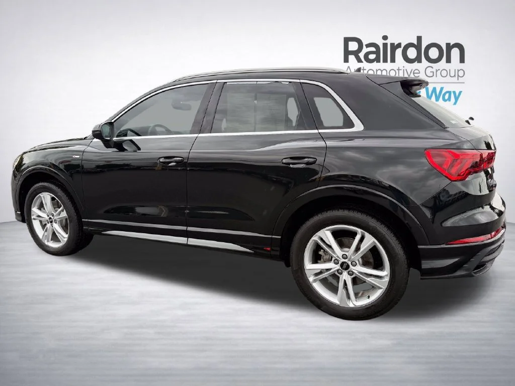 Used 2023 Black Metallic Audi S line Premium image 5