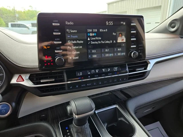 2023 Toyota Sienna Platinum - Photo 22